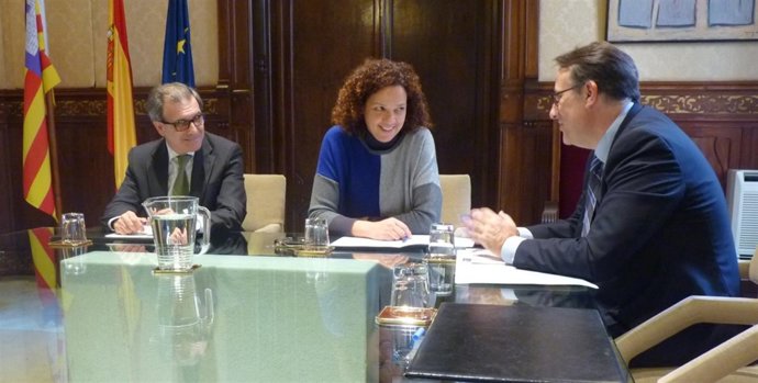 Firma del acuerdo entre Conselleria e ISBA