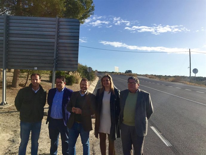 Valdivielso (c) visita las mejoras realizadas en la Cuesta de Baeza.
