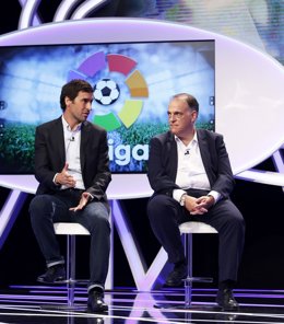 Raúl González y Javier Tebas, presidente de LaLiga