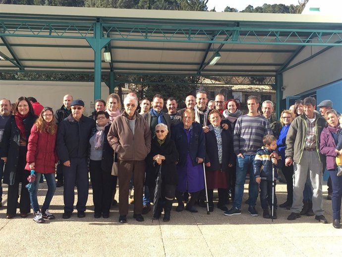 Reunión con vecinos del poblado de Vadillo Castril.