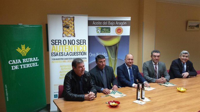Firma del acuerdo entre las D.O. Y la Caja Rural de Teruel