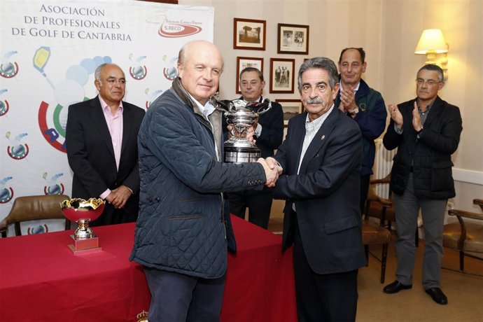 Entrega de premios de la Copa Presidente de Golf
