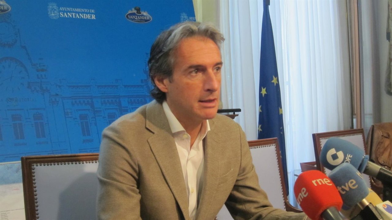 El alcalde de Santander en rueda de prensa