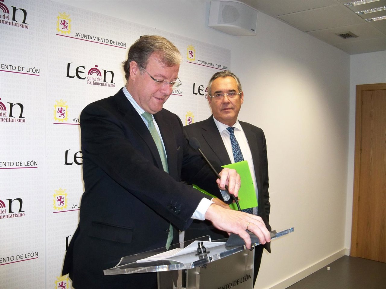 Antonio Silván y Agustín Rajoy