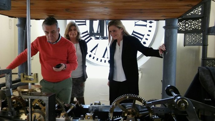 Cristina Cifuentes en el reloj de la Puerta del Sol