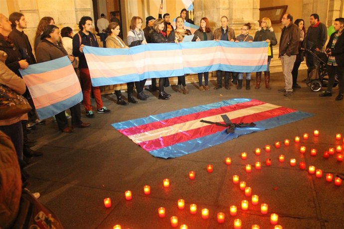 Concentración en la Plaza Nueva de Sevilla en memoria de Alan