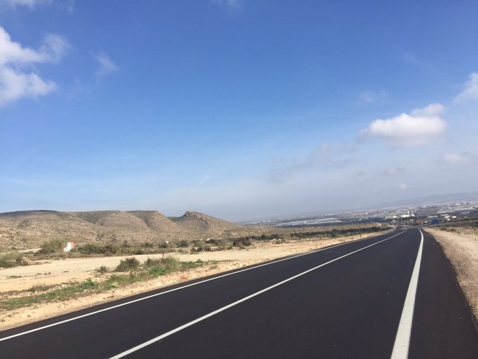 La carretera entre Campohermoso y Las Negras ha mejorado su seguridad.