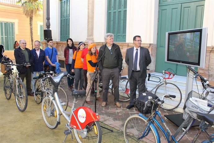 Cabrera en la presentación de la campaña de bicis