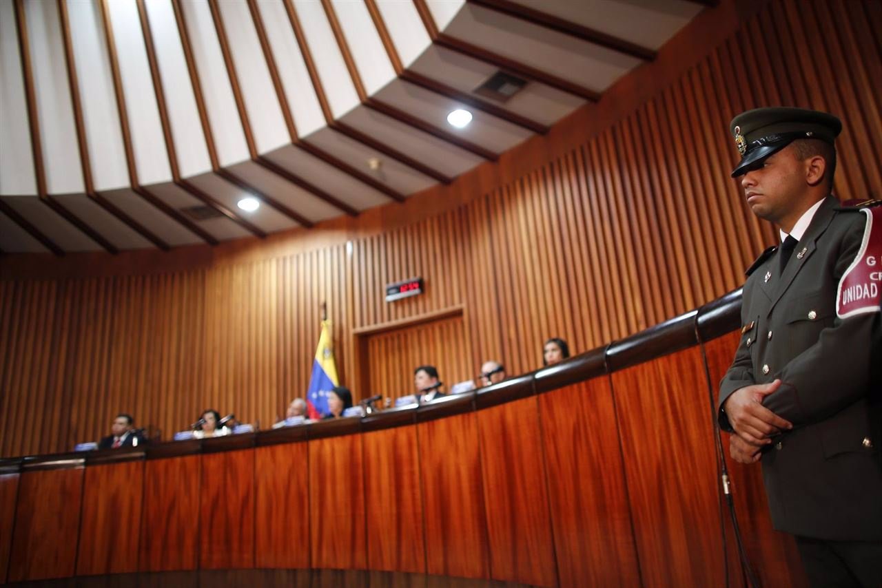 El supremo venezolano suspende la proclamación de 3 de los 112 diputados de la o