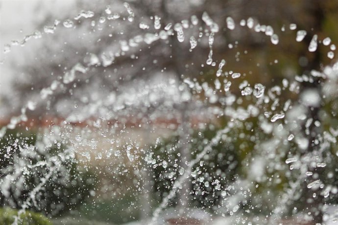 Fuente de agua, gotas