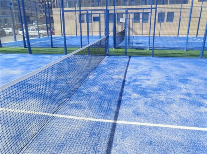 LOS TICKETS PARA UTILIZAR LAS PISTAS DE PADEL DE PORRIÑO YA SE EXPIDEN EN EL POL