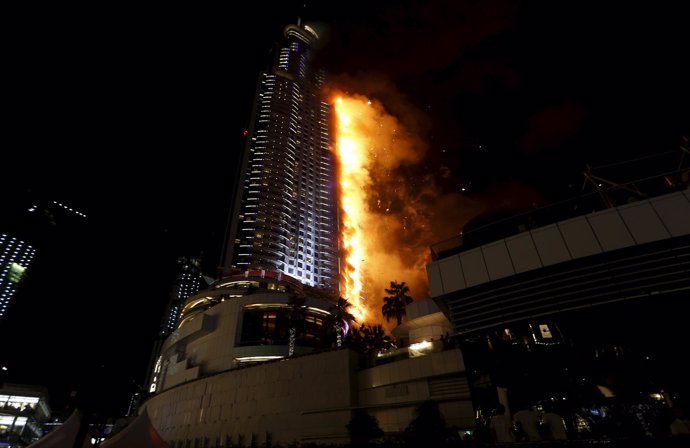 Incendio en un rascacielos de Dubai