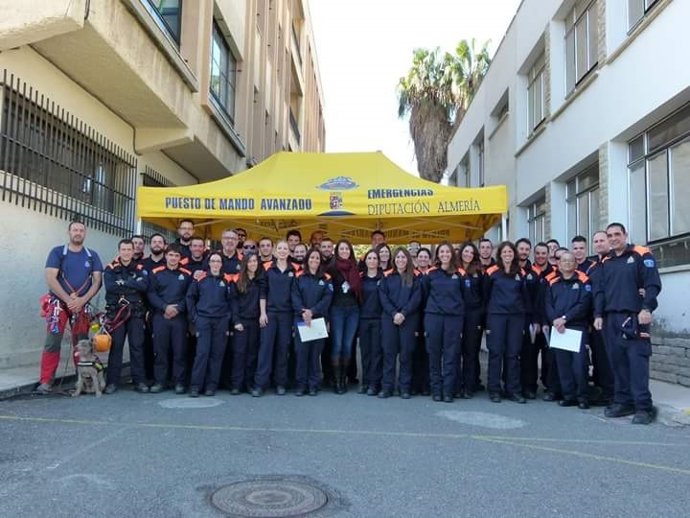 Los voluntarios de Protección Civil han celebrado una convivencia navideña.