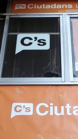 Apedrean la sede de Ciudadanos en Hospitalet de Llobregat