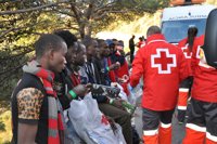 Noche en alerta en Ceuta al acercarse a la frontera unos 200 inmigrantes