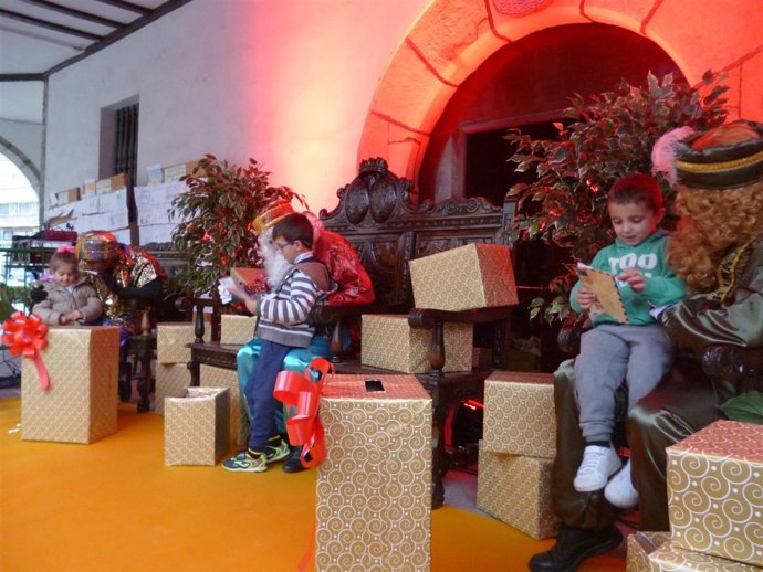 REF.: NOTA DE PRENSA.CIENTOS DE NIÑOS Y NIÑAS HAN VISITADO A LOS CARTEROS REALES