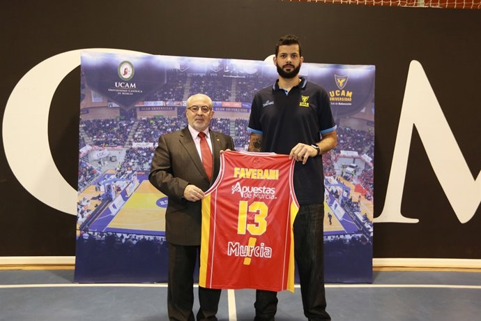 Vitor Faverani UCAM Murcia presentación