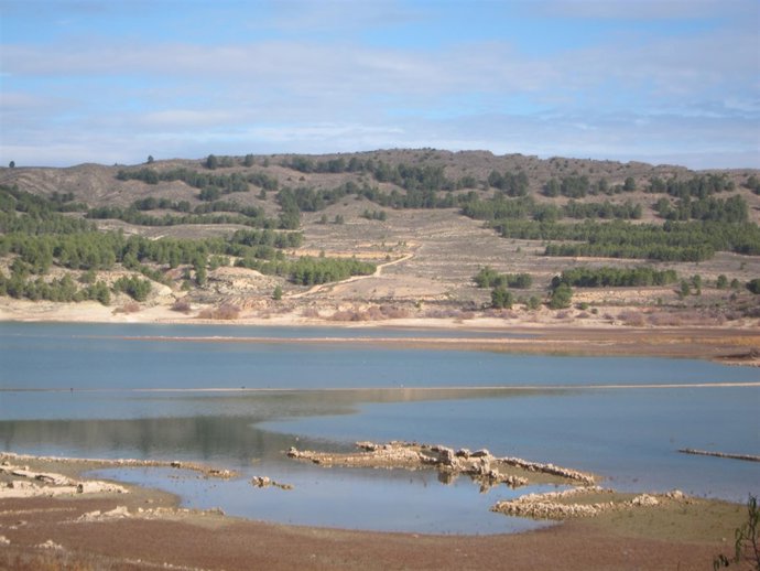 Uno de los embalses de la Cuenca del Ebro