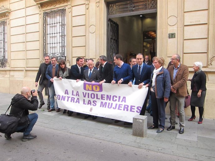 Concentración frente a la Diputación Provincial 