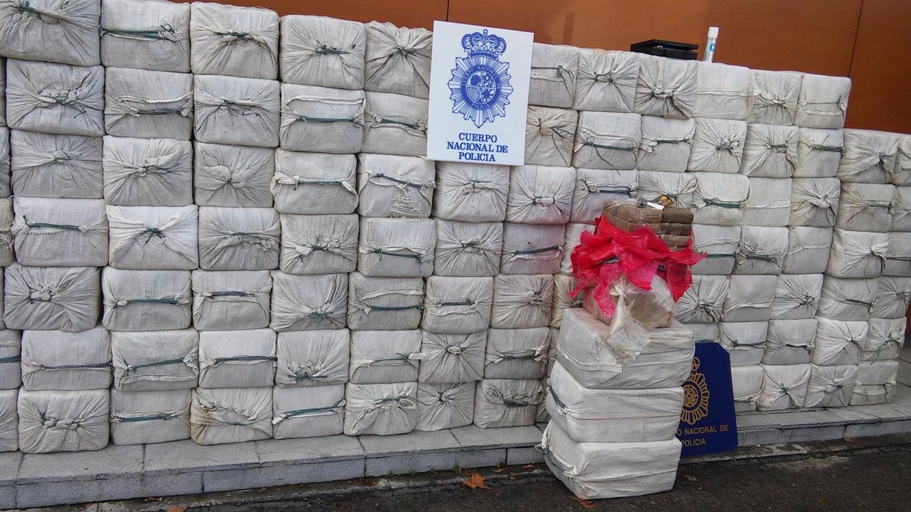 Tres toneladas de cocaína incautadas por la Policía