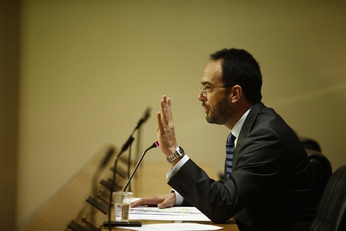 Rueda de prensa de Antonio Hernando en el Congreso