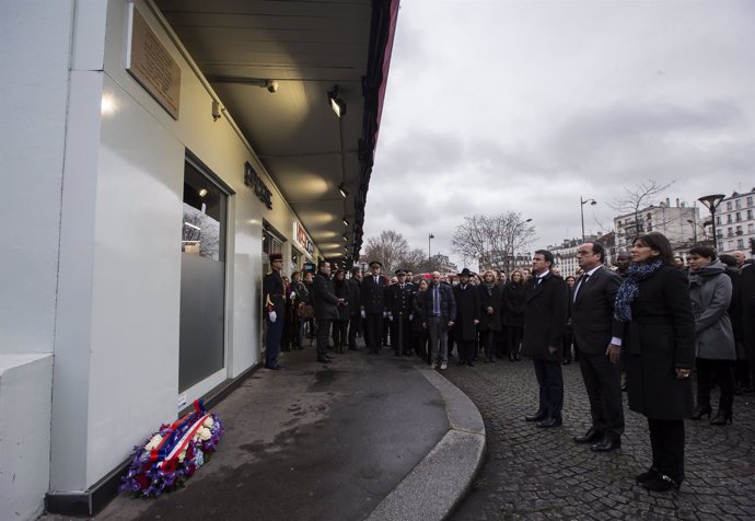 Descubren una placa en homenaje a las víctimas de 'Charlie Hebdo'
