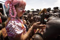Los payasos traen sonrisas a los niños refugiados en Tanzania