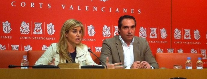 Eva Ortíz y Rubén Ibáñez en rueda de prensa