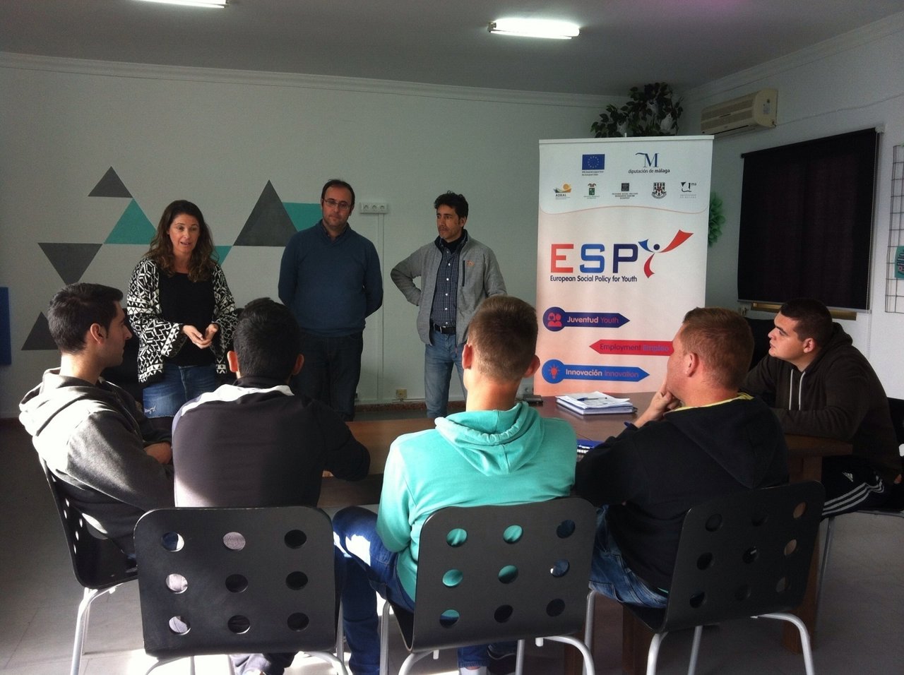 Jóvenes en paro participan en acciones formativas que combinan cursos y práctica