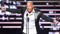 Vin Diesel rinde tributo a Paul Walker en los People Choice Awards