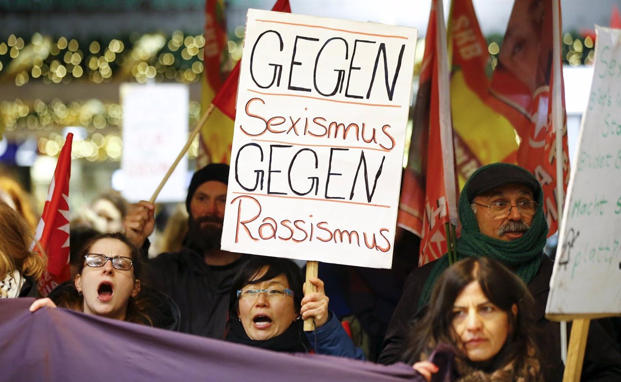 Manifestación tras los ataques contra mujeres en Colonia (Alemania)