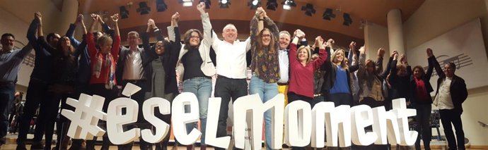 Oltra, Montiel, Baldoví y el resto de integrantes de És el Moment