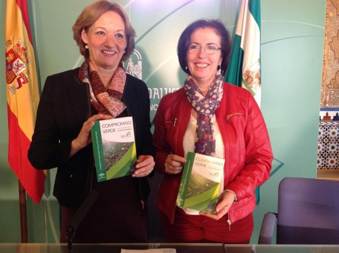 La consejera Carmen Ortiz y la delegada Gracia Fernández