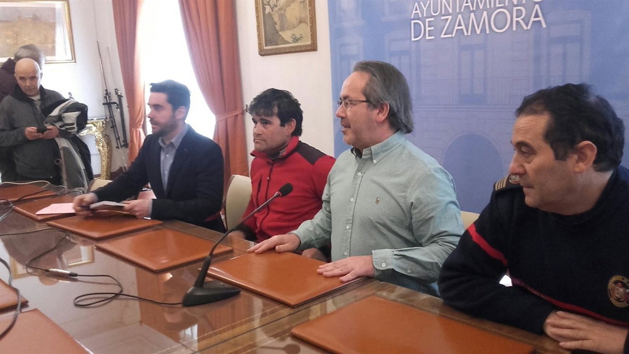 Bombero Lesbos Refugiados