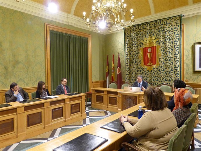 NP Y Foto RP Retos Y Cambio Equipo Gobierno 2016