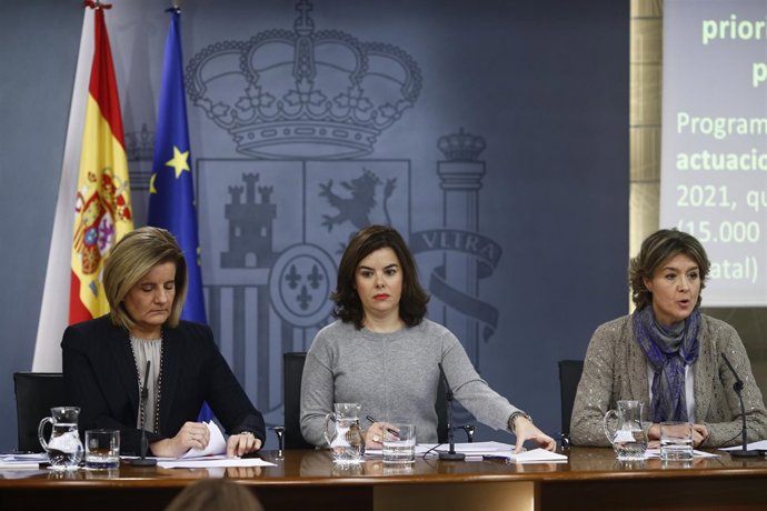 Rueda de prensa de Soraya Sáenz de Santamaría, Fátima Báñez y Tejerina