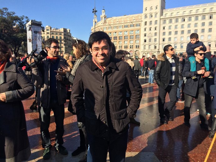 Gerardo Pisarello en Plaza Catalunya