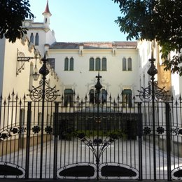 Entrada del edificio la Casa Alegre de Sagrera