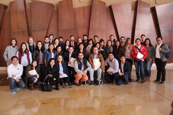 Alumnos mexicanos visitan el Palacio de Ferias y Congresos