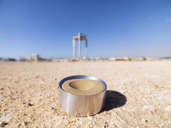 Arena del desierto utilizable como material para almacenar energía térmica