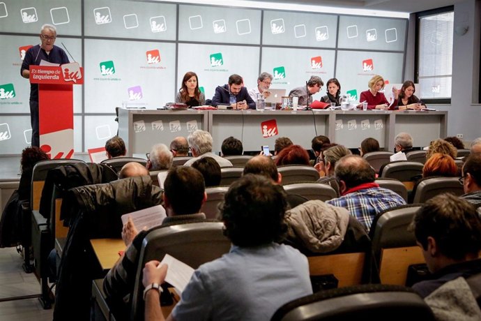 Reunión del Comité Federal de IU para decidir el futuro del partido tras el 20D