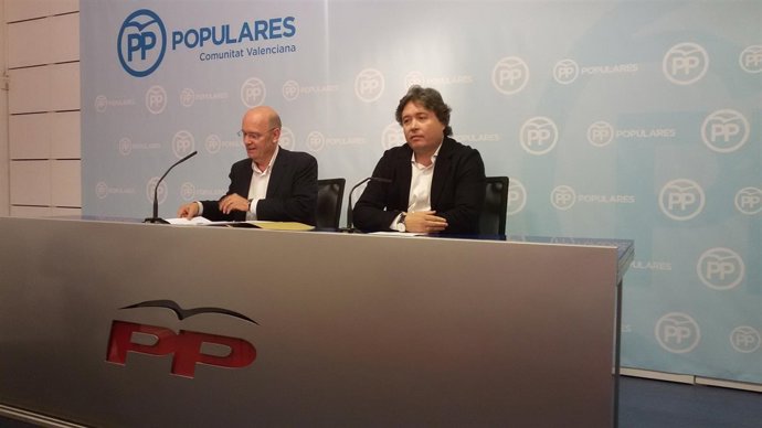 Luis Santamaría y Félix Crespo durante la rueda de prensa de este sábado
