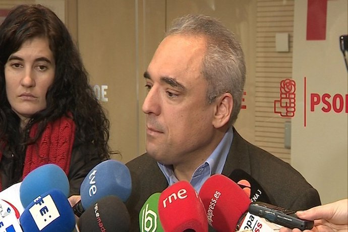 Simancas dice que no hay acuerdos entre PSOE y PP