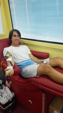 Donante en una unidad móvil del ICHH