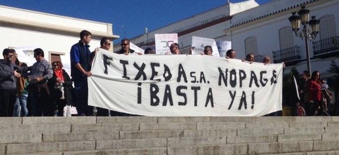 Protesta de trabajadores de Fixeda en Marchena (Sevilla)