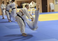 Putin exhibe sus habilidades como judoka frente al equipo olímpico ruso
