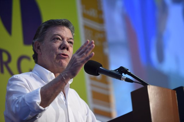 Colombia's President Juan Manuel Santos speaks to the public during an event in 