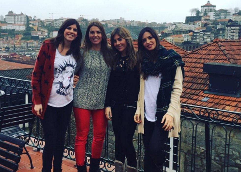 Sara Carbonero junto a sus amigas en Oporto