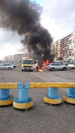 Incendio en un vehículo en Algeciras