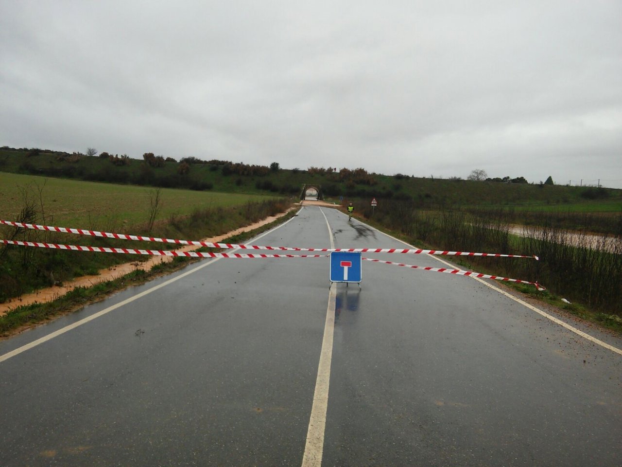 La carretera que une Villabrázaro y Benavente permanece cerrada
